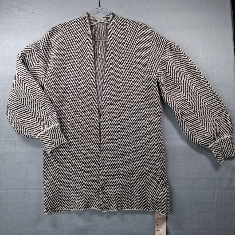 NWT Emily Rose Open‎ Front Cardigan Sweater Women's Medium Gray White Chevron